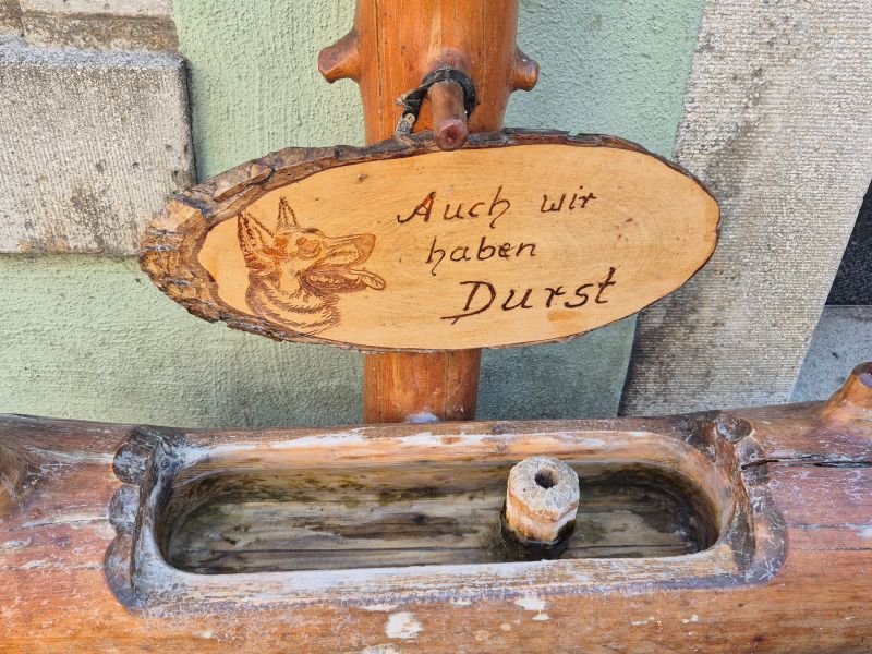 Dog water bowl in Rothenburg